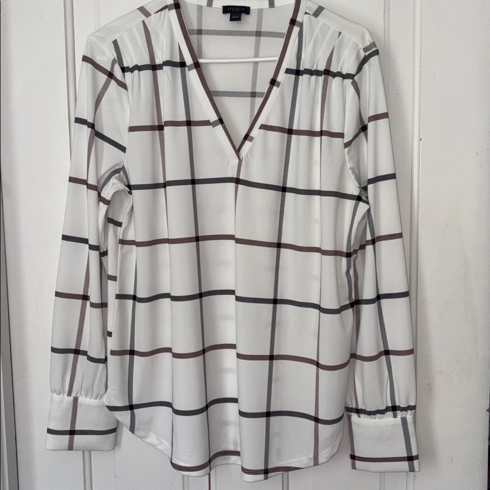 Ann Taylor Classic White Plaid V-Neck Long-Sleeve Top